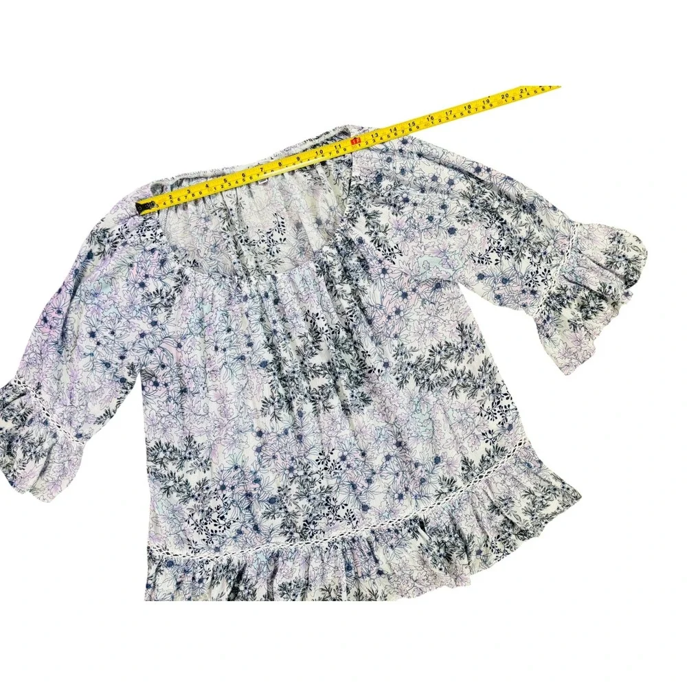 Fever Floral Ruffle Hem Boho Blouse Women's Medium 100% Rayon